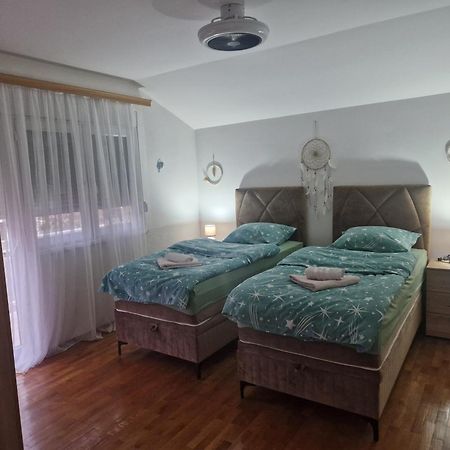 Apartman Deluxe 캐플례나 외부 사진