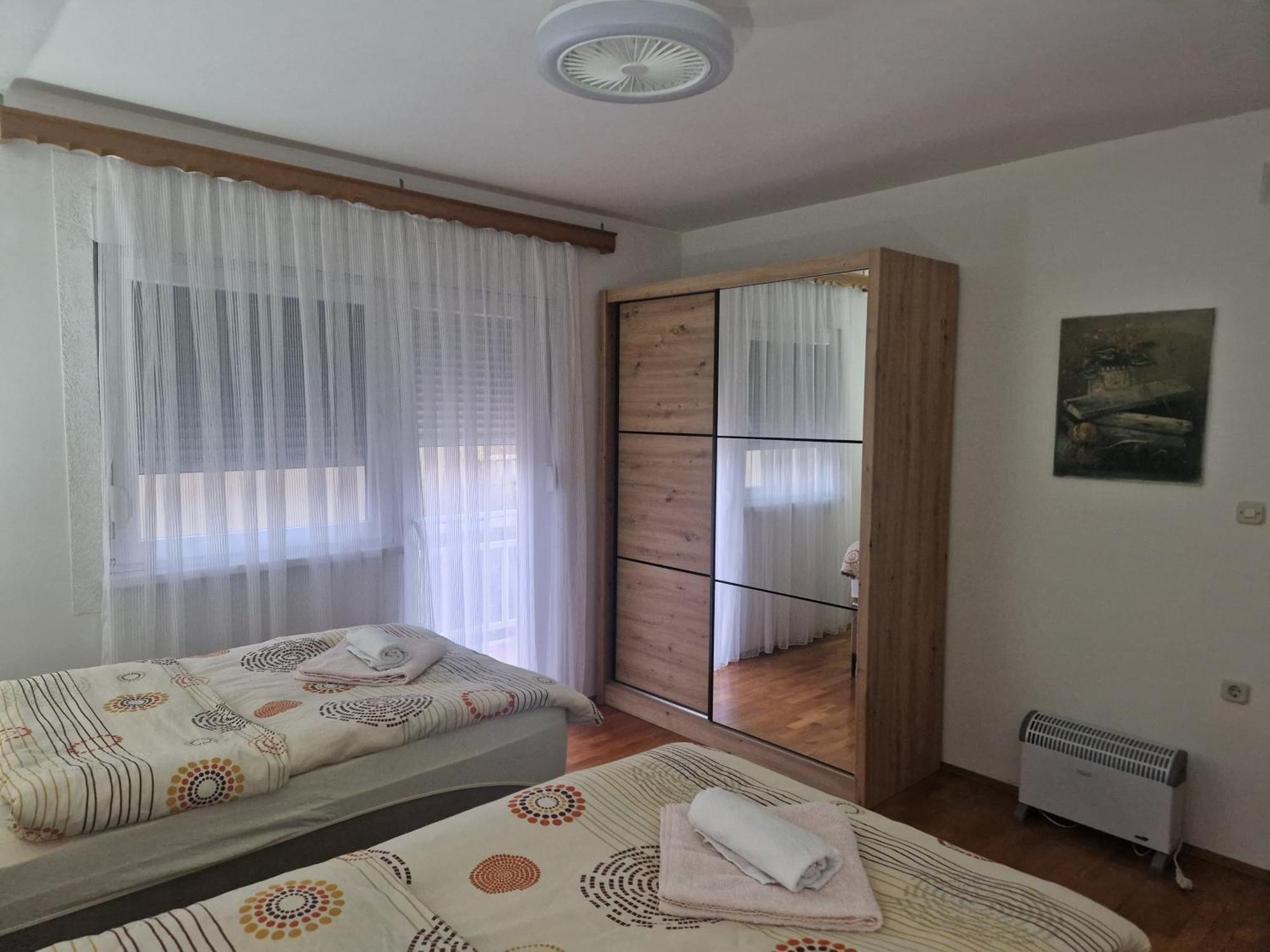 Apartman Deluxe 캐플례나 외부 사진