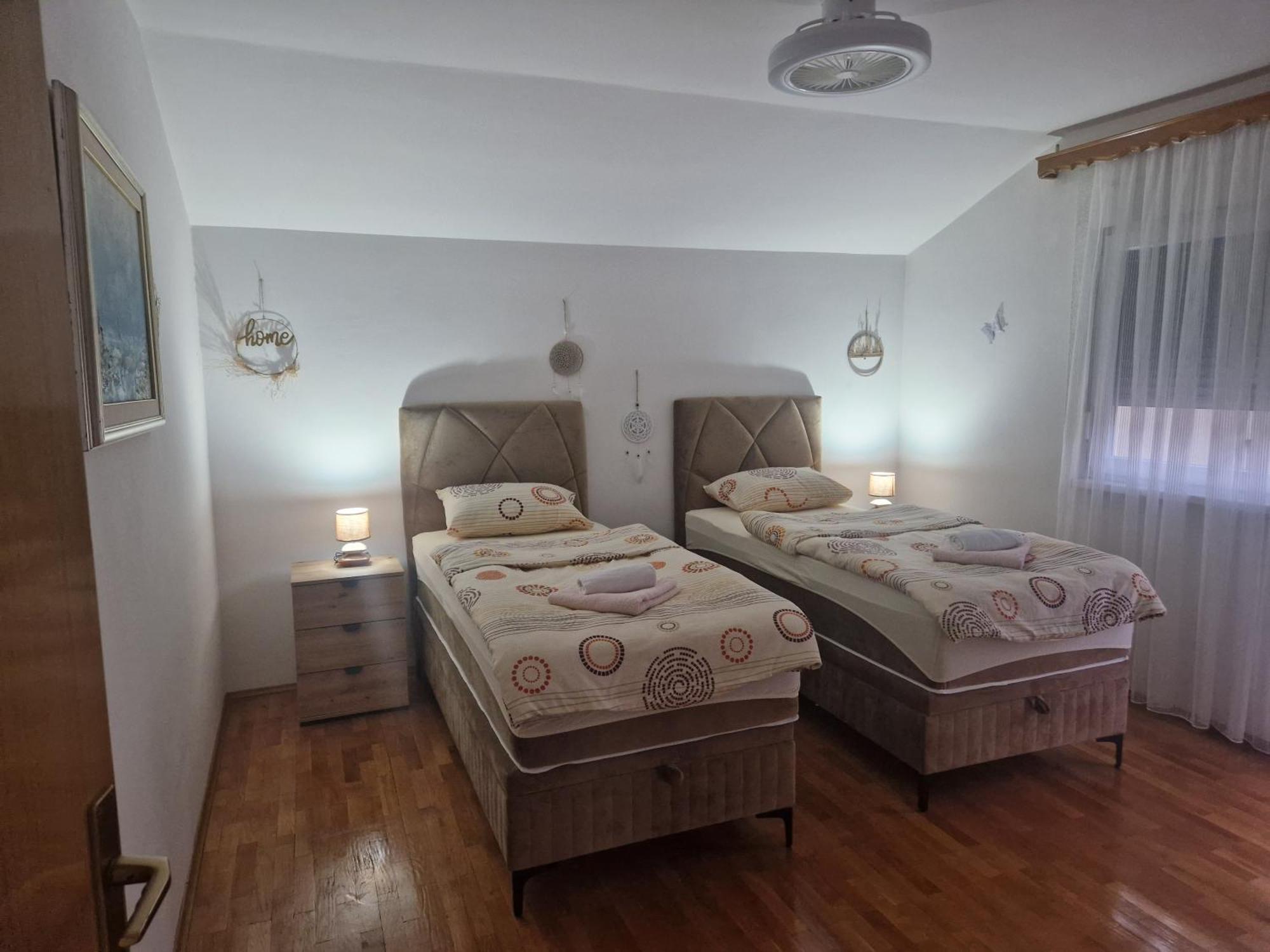 Apartman Deluxe 캐플례나 외부 사진