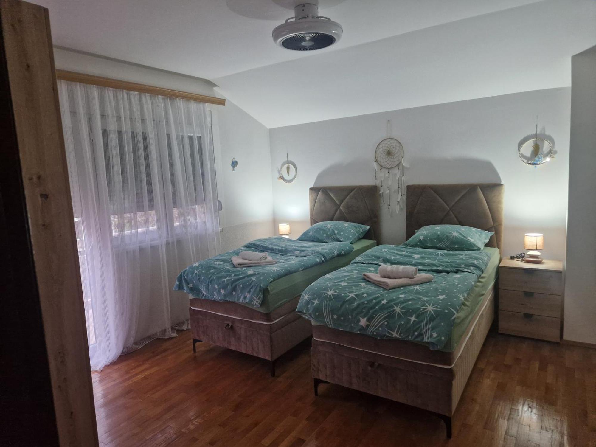 Apartman Deluxe 캐플례나 외부 사진